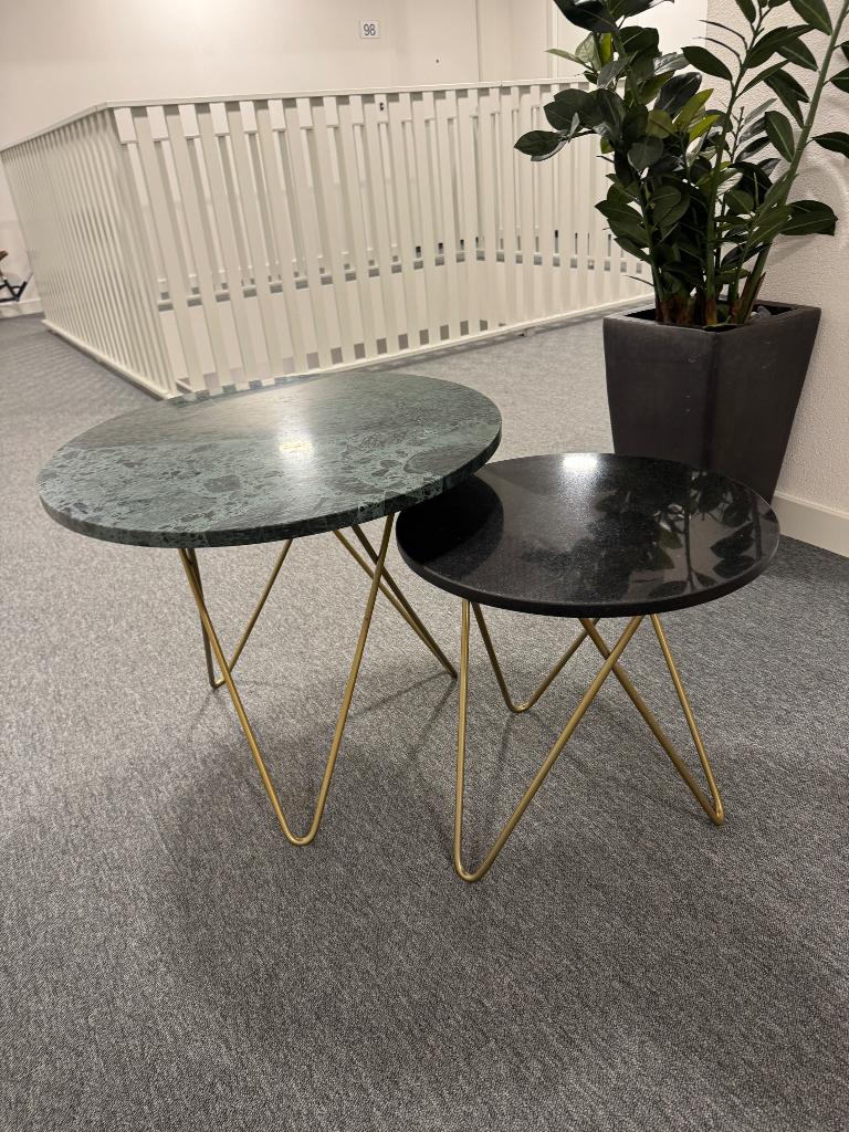 Set van 2 marmeren salontafels met gouden onderstel, Huis en Inrichting, Tafels | Salontafels, Ophalen, Gebruikt, 50 tot 100 cm