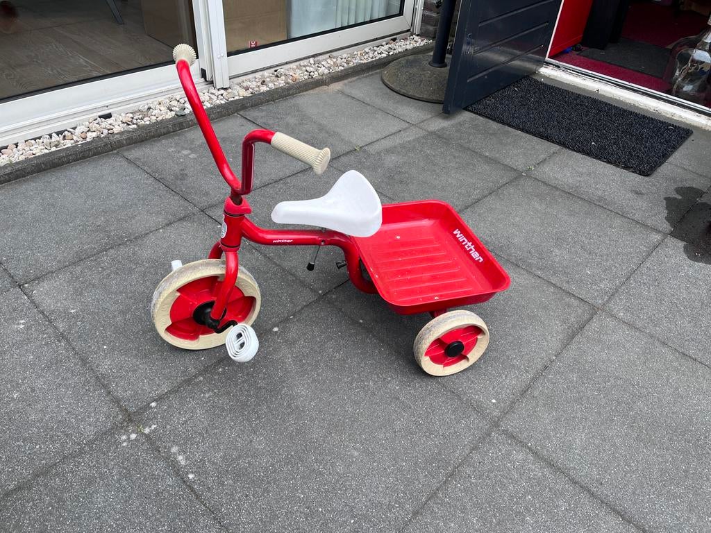 Rode kinderfiets met laadbak - winther, Kinderen en Baby's, Speelgoed | Buiten | Voertuigen en Loopfietsen, Ophalen, Gebruikt