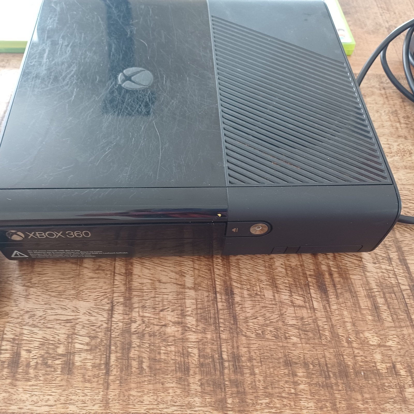 Xbox 360 met 4 controllers en 5 spellen, Ophalen, Gebruikt, Overige genres, Eén computer