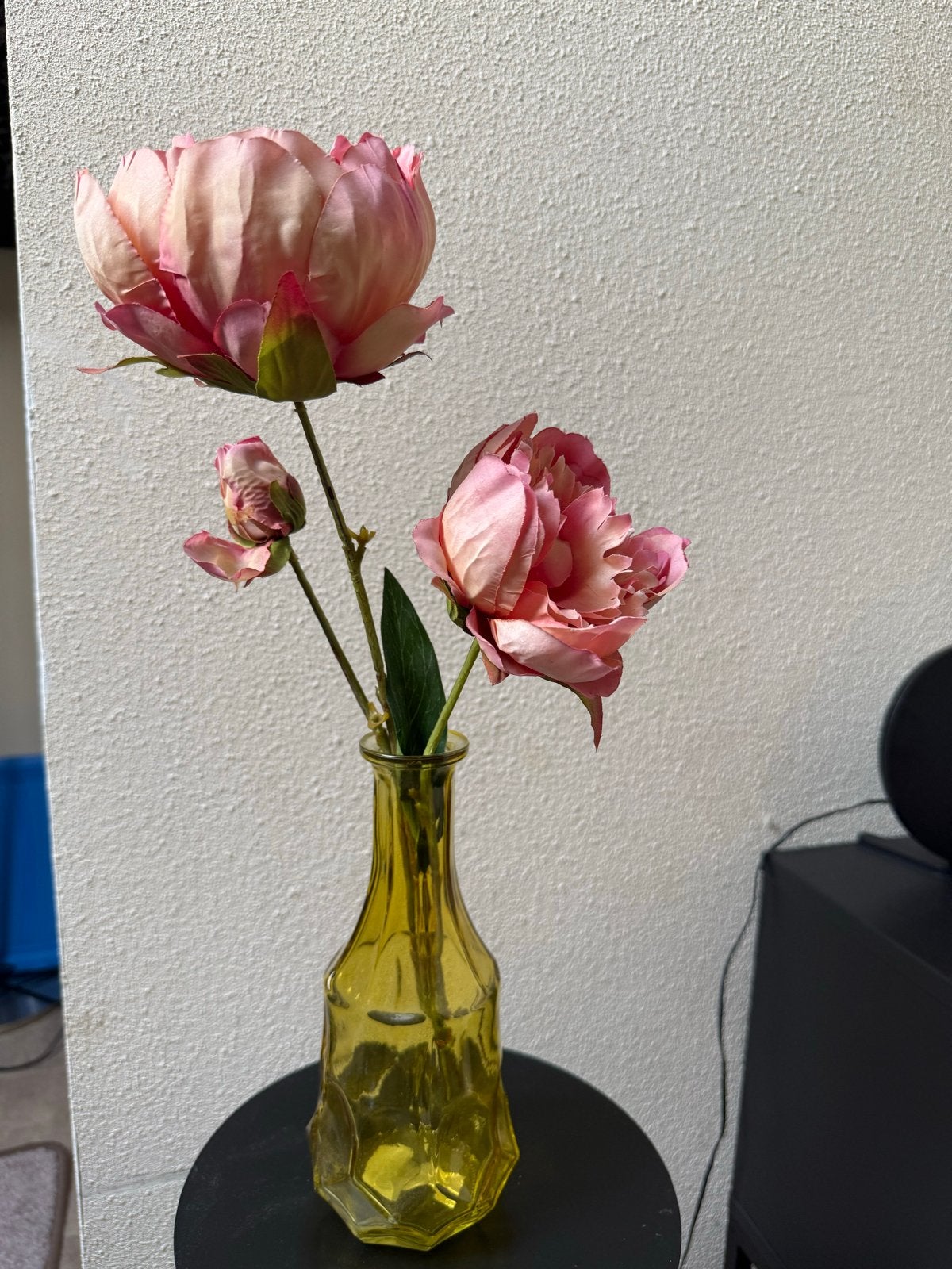 Decoratieve Vaas met Kunstbloemen - Roze Pioenrozen, Overige kleuren, 50 tot 75 cm, Ophalen of Verzenden, Glas