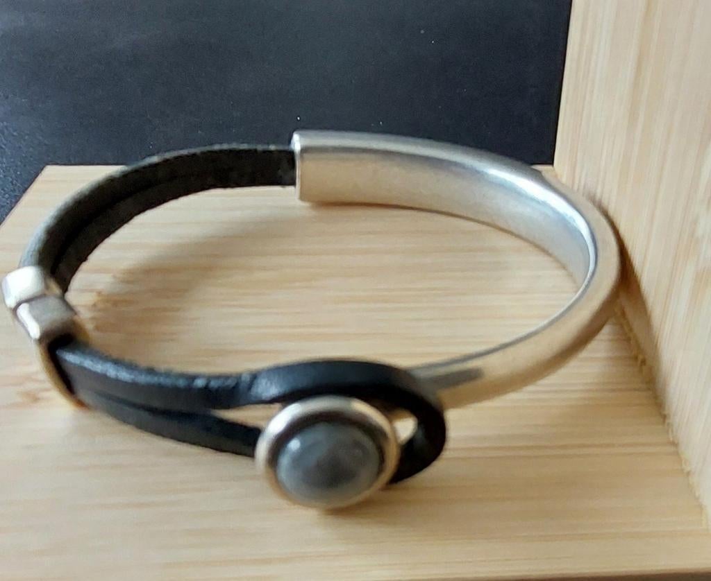 Qoss  armband  zwart leer xs, Sieraden, Tassen en Uiterlijk, Armbanden, Ophalen of Verzenden, Zo goed als nieuw, Zwart, Leer