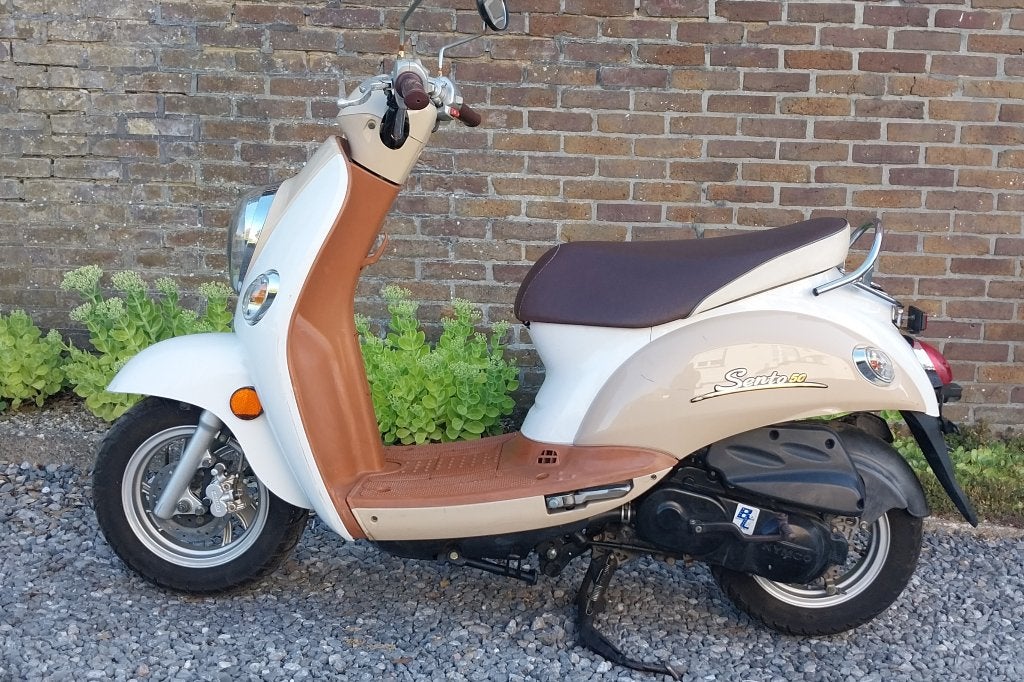 Scooter Kymco Sento 50cc Als nieuw, Fietsen en Brommers, Ophalen, Overige modellen, Zo goed als nieuw, Benzine