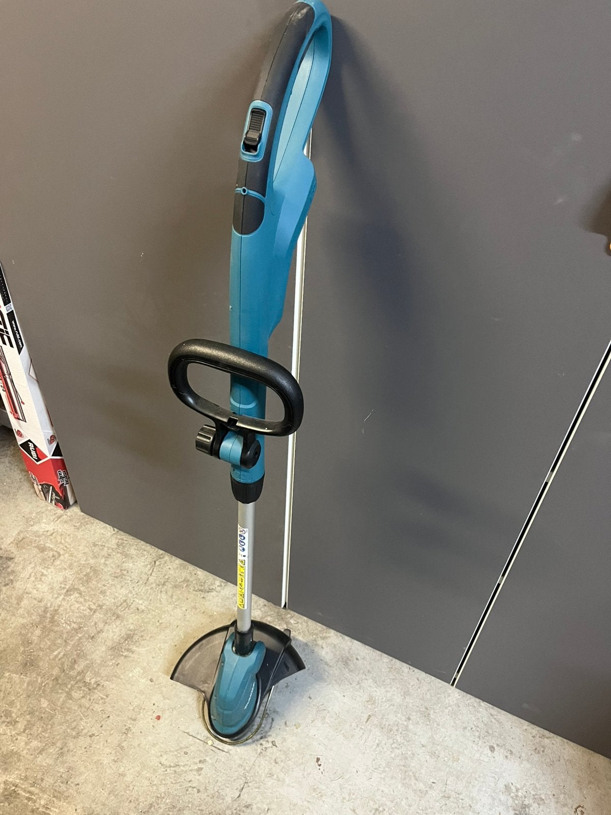 Makita 18v accu grastrimmer, Tuin en Terras, Ophalen, Zo goed als nieuw, Accu