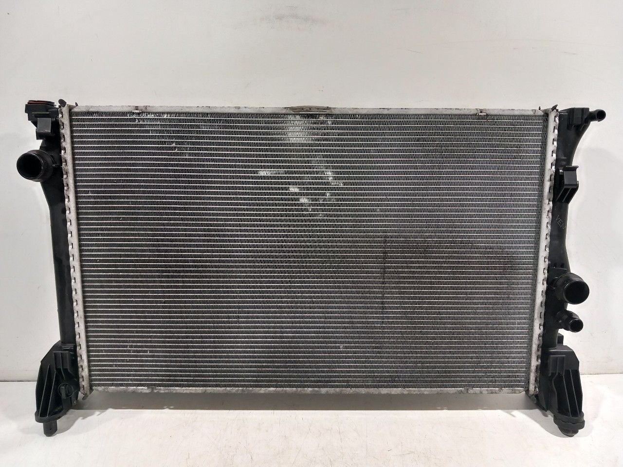 Radiateur Mercedes-Benz Vito, Onderdelen@venauto.nl, Van der Ven Autorecycling B.V., Gebruikt, Ettenseweg 76, 4706 PB Roosendaal, The Netherlands