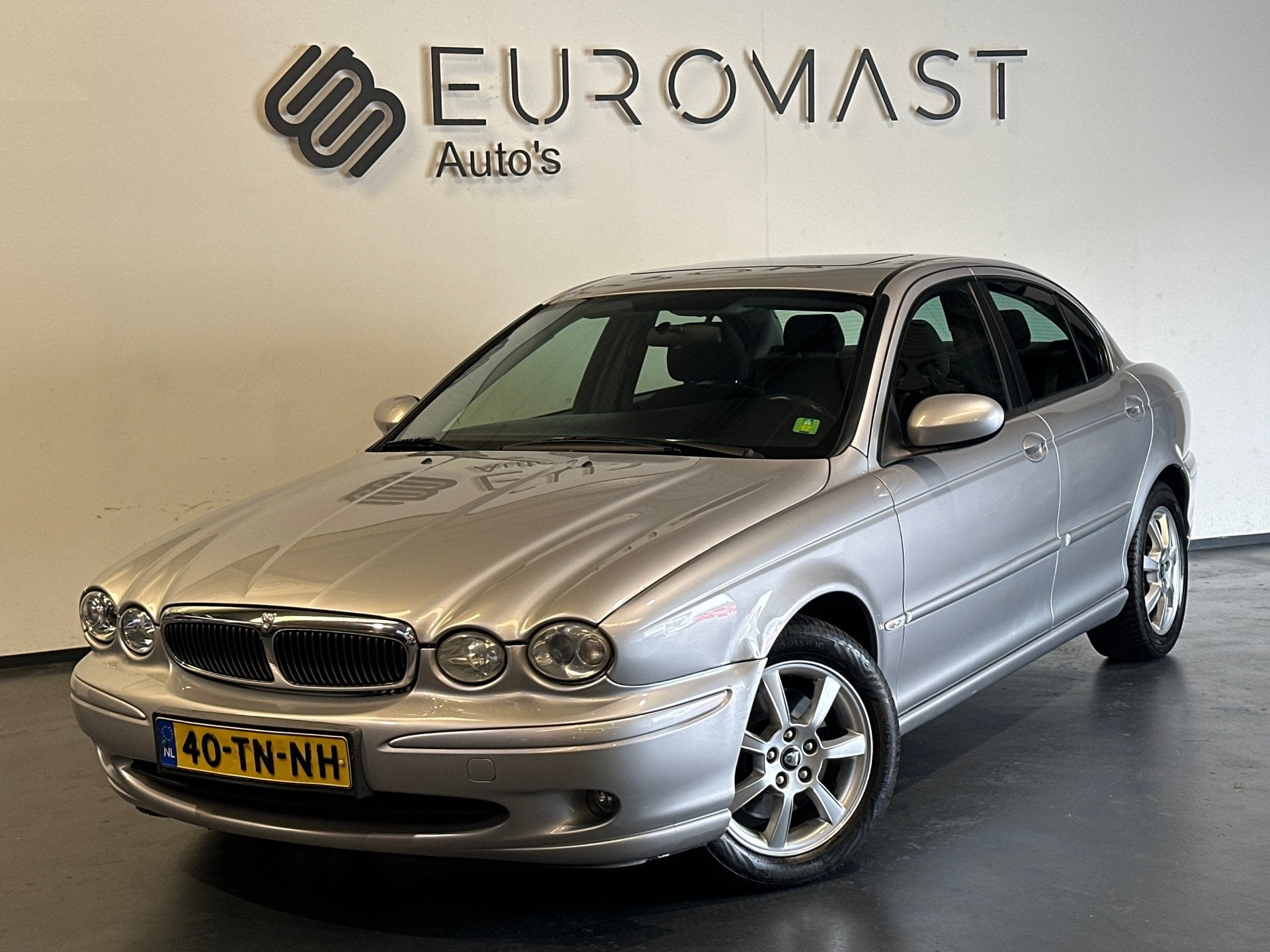 Jaguar X-Type