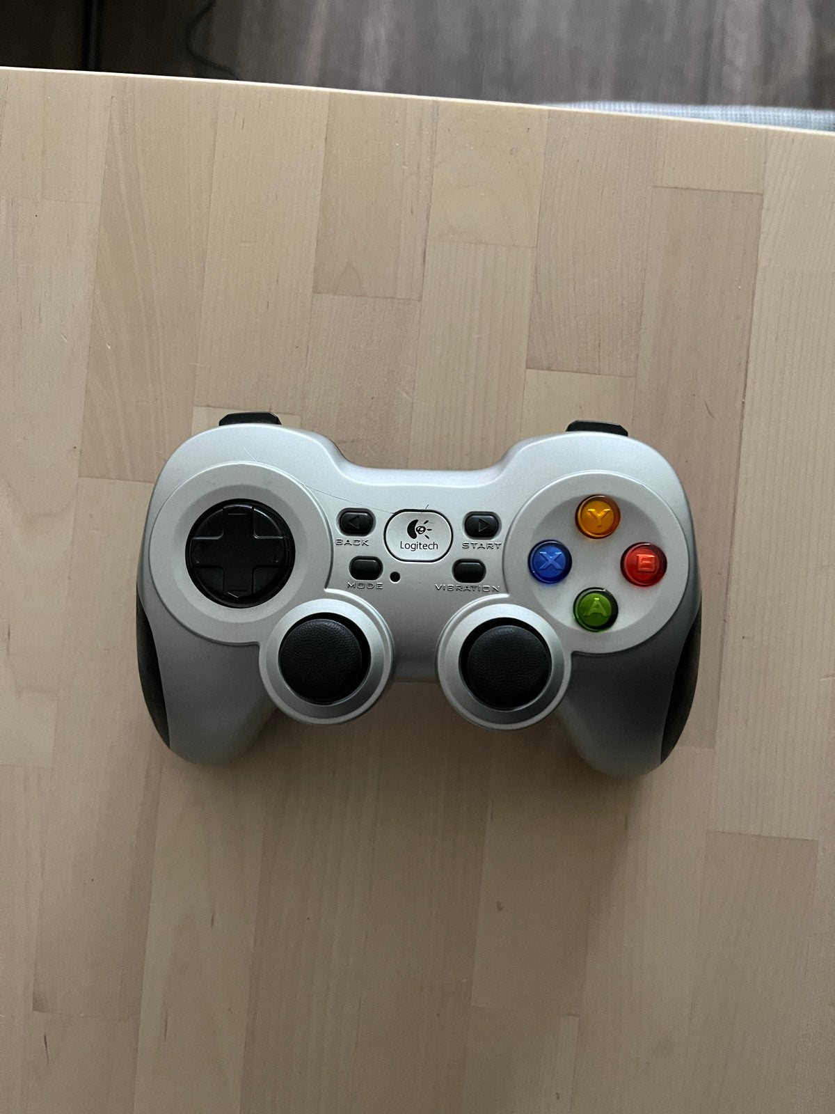 Logitech F710 Draadloze Gaming Controller - PC, Ophalen of Verzenden, Gebruikt