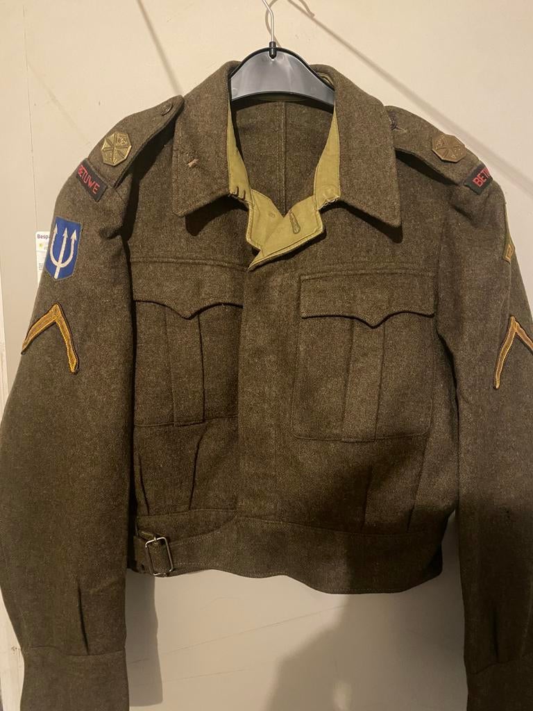 Originele Battle Dress 1e DivisieRegiment Betuwe (Jaren '50), Ophalen of Verzenden, Landmacht, Nederland, Embleem of Badge