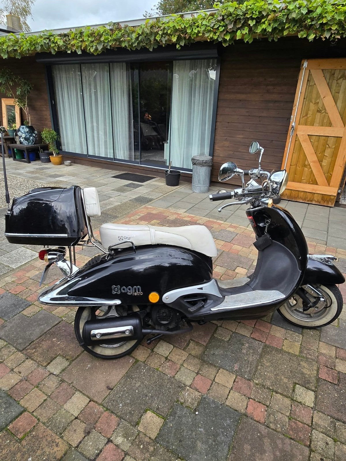 retro scooter met alarm en starten op afstand., Fietsen en Brommers, Ophalen, Gebruikt, Benzine, Overige merken