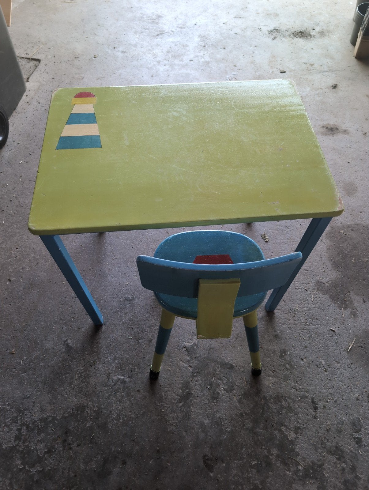 Kleuter tafel en stoel - Hout met metalen poten, Kinderen en Baby's, Ophalen, Gebruikt, Tafel(s) en Stoel(en)