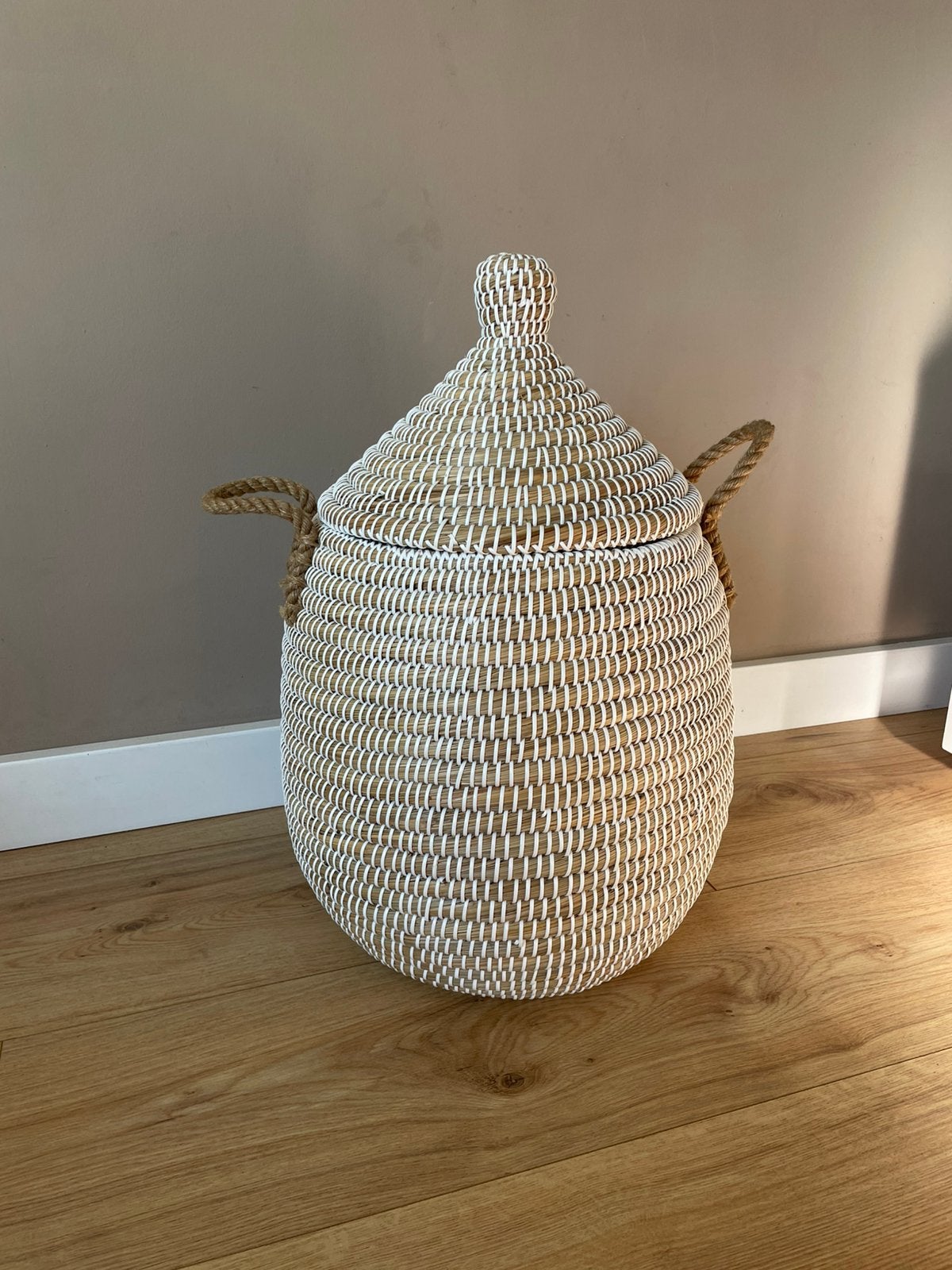 H&M Home mand, Ophalen, Zo goed als nieuw, Rond, Riet