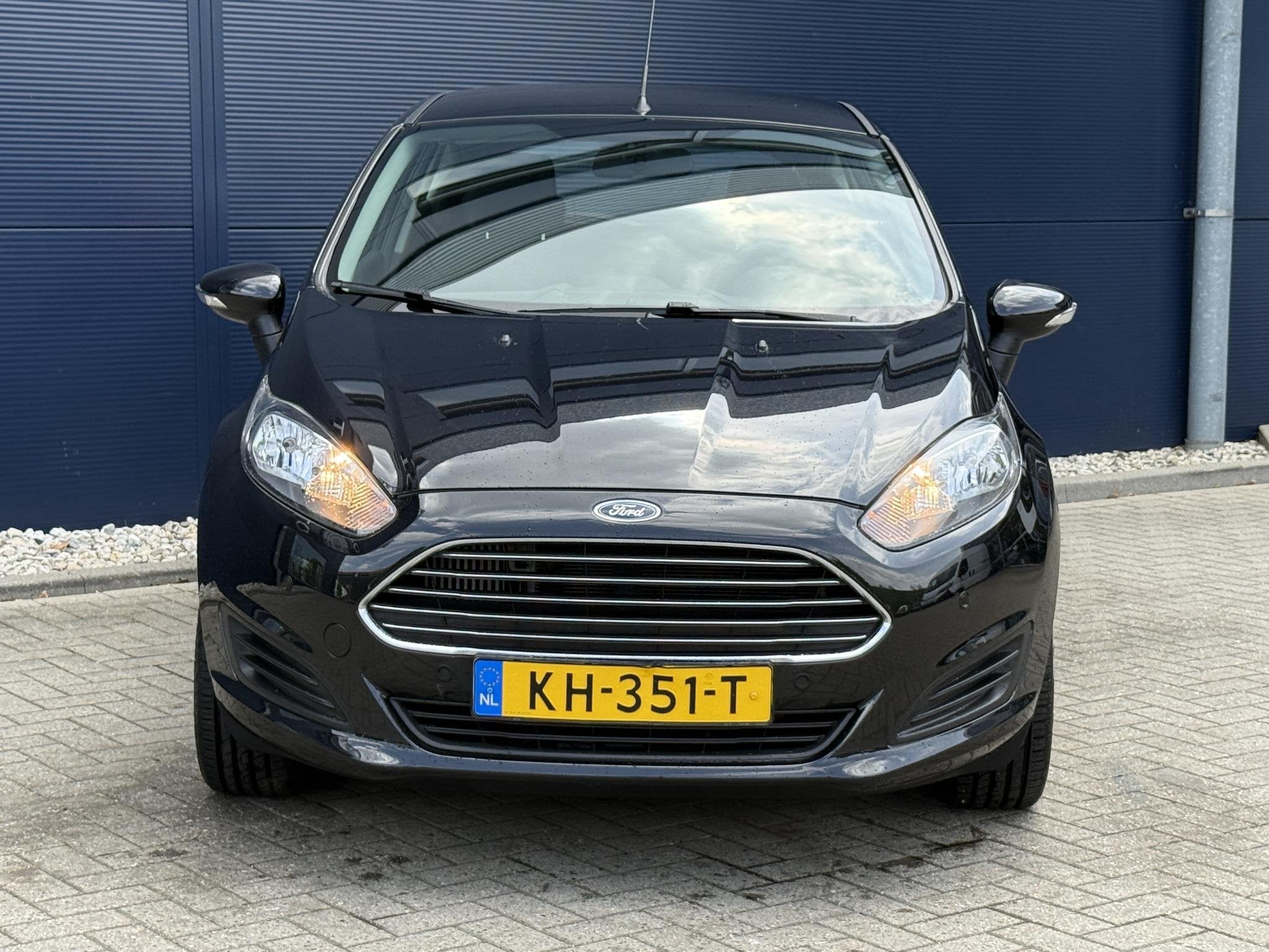 Ford Fiesta 1.0 EcoBoost Titanium | Airco | Stoelverwarming, Euro 6, Zwart, Bedrijf, 1012 kg