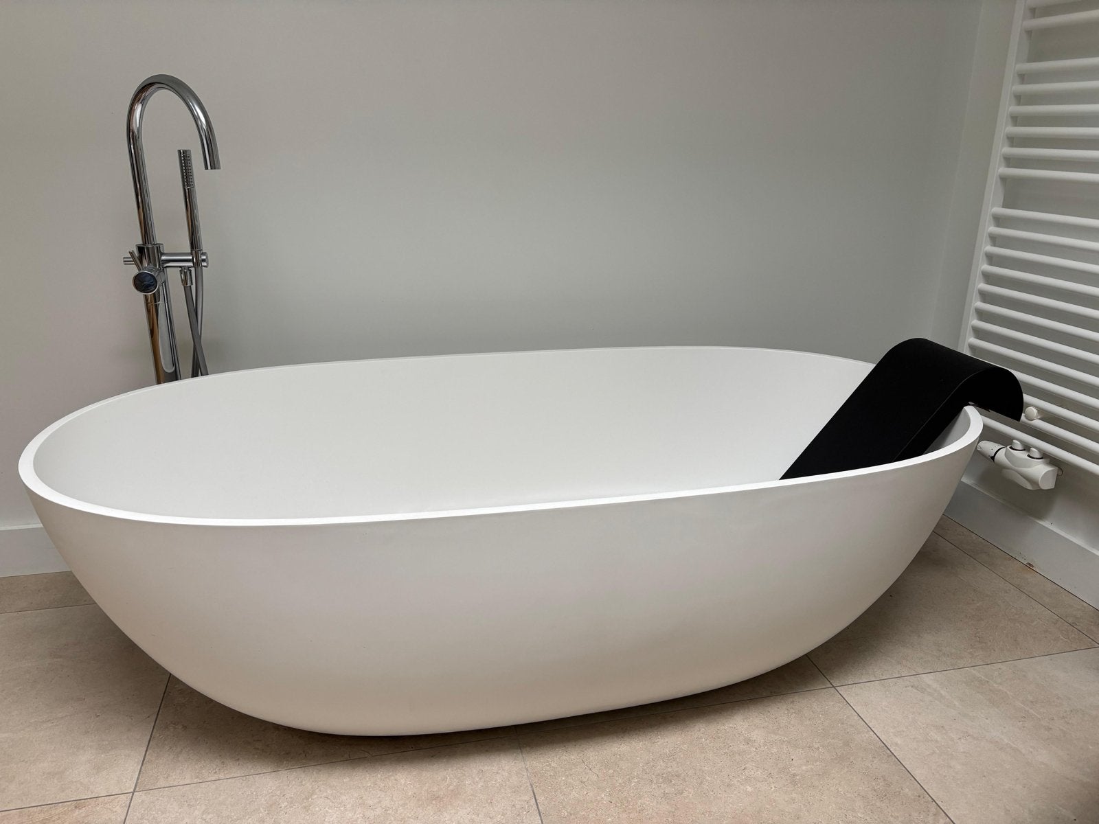 DADOquartz Dubai 1640 bath - vrijstaand bad inclusief kraan, Ophalen, Zo goed als nieuw, Minder dan 100 cm, 50 tot 75 cm