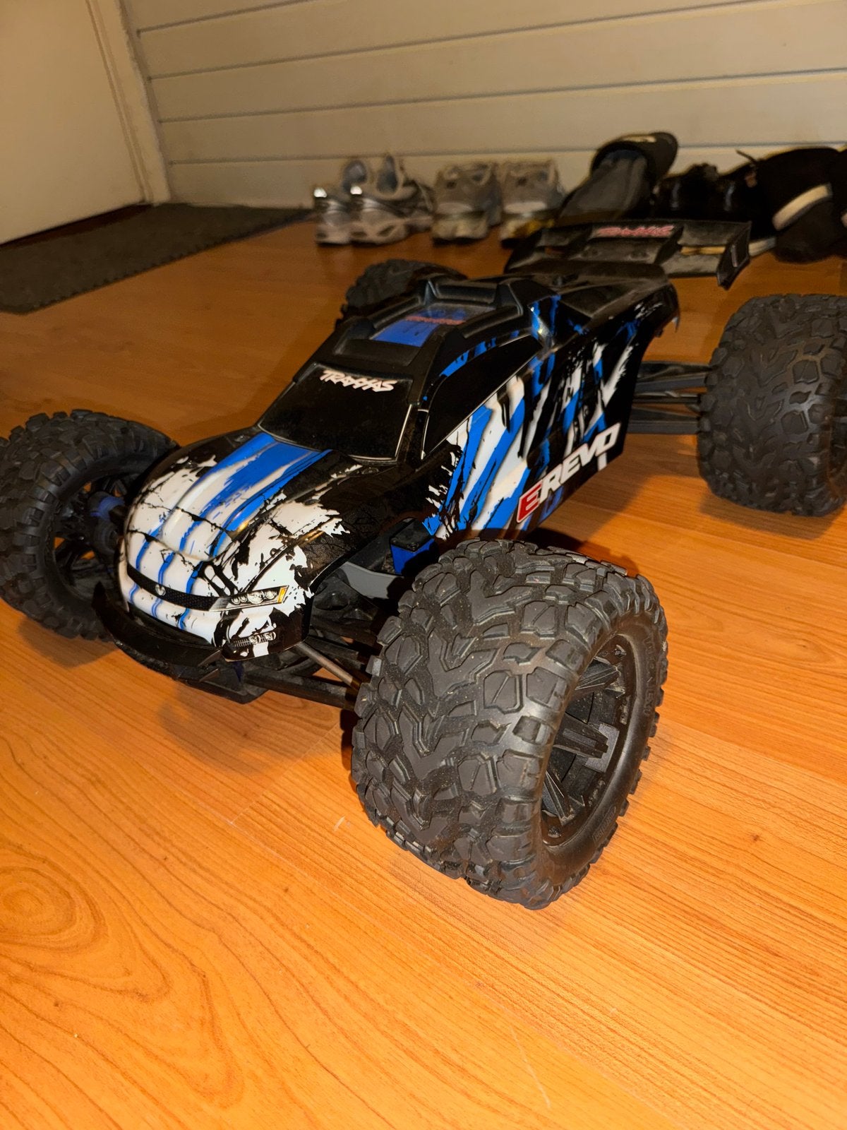 Traxxas E-Revo 2.0 VXL Brushless RC Auto met 2x 3S LiPo, Gebruikt, Auto offroad, Schaal 1:16, RTR (Ready to Run)