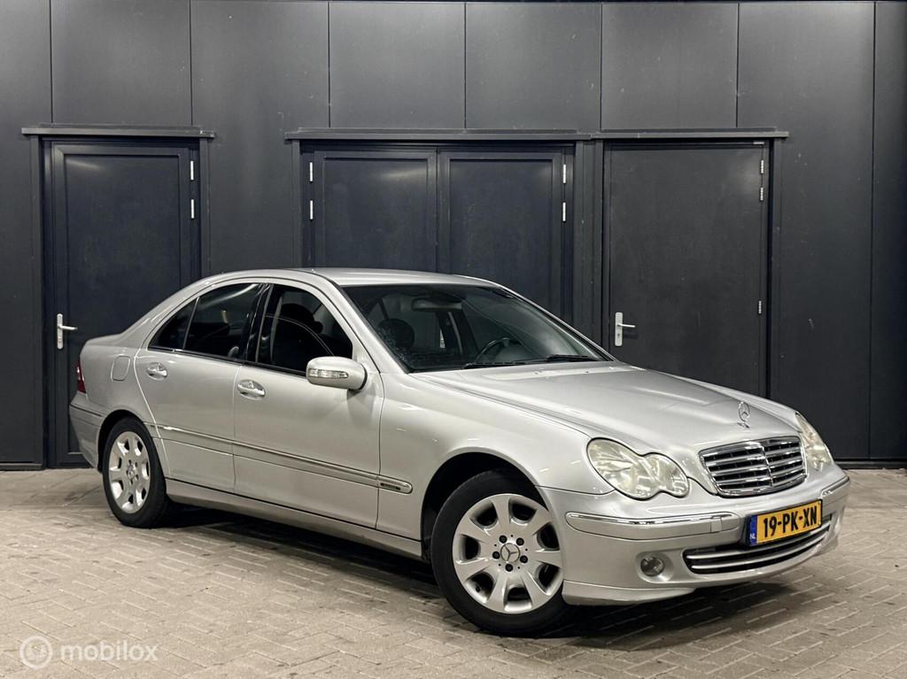 Mercedes C-klasse 180 K. Elegance nieuwe apk|trekhaak|cruise, 1385 kg, Achterwielaandrijving, Gebruikt, Parkeersensor