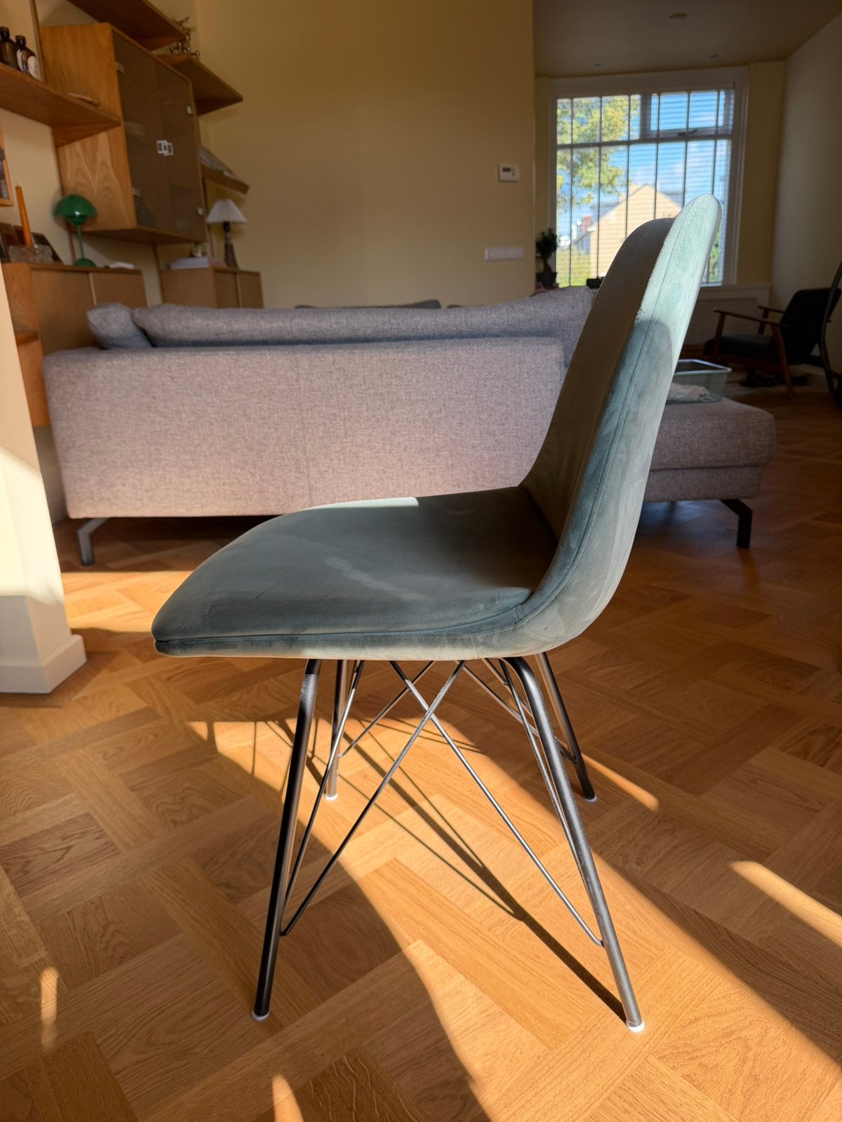 Foto 10 van Eettafel (90x190x75) met 6 groene velvet stoelen