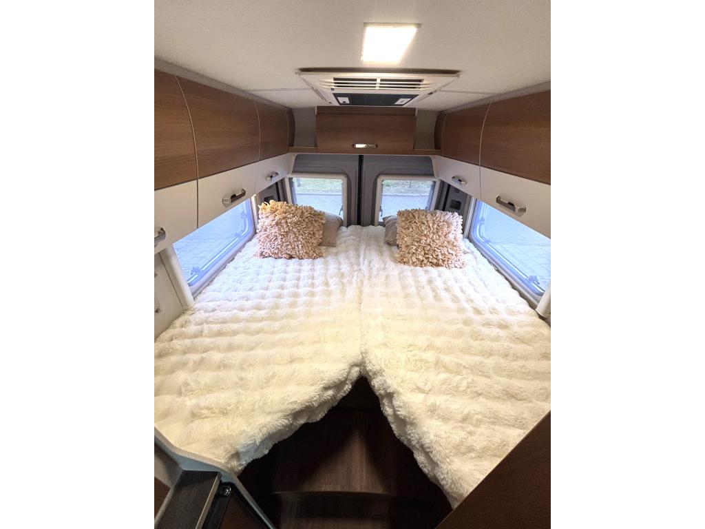 Knaus Van Tourer 640 AUTOMAAT ENKELE BEDDEN DAKAIRCO, Automaat, Fiat, Bedrijf, Diesel