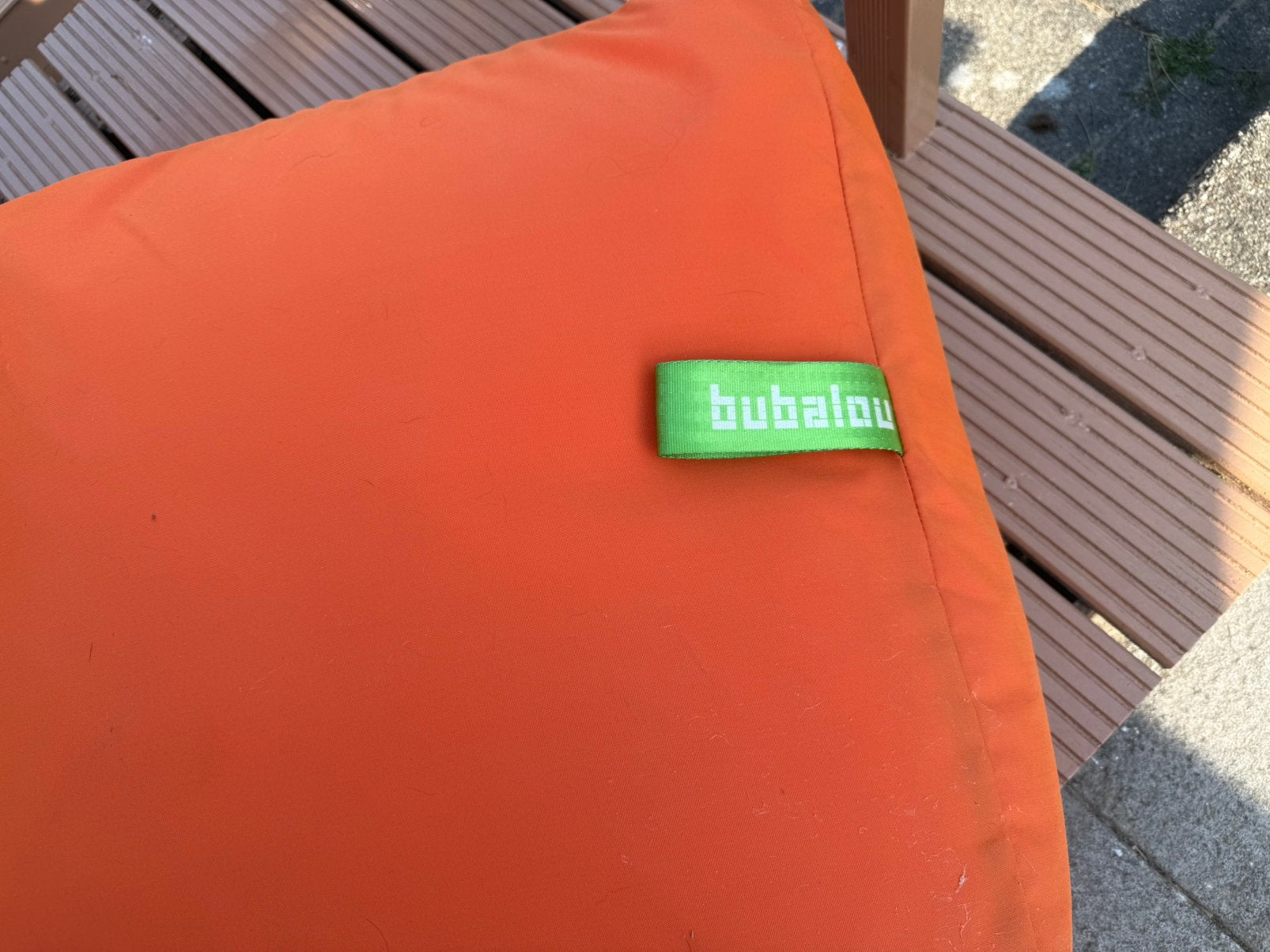 Twee poefen van bubalou, orange, Tuin en Terras, Ophalen, Zo goed als nieuw