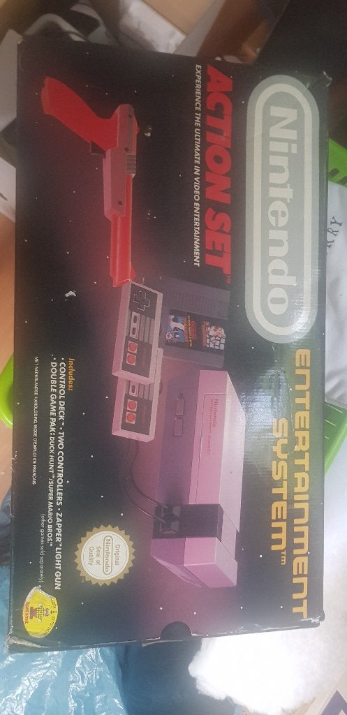 NES action set compleet, Spelcomputers en Games, Spelcomputers | Nintendo NES, Ophalen of Verzenden, Zo goed als nieuw, Met 2 controllers