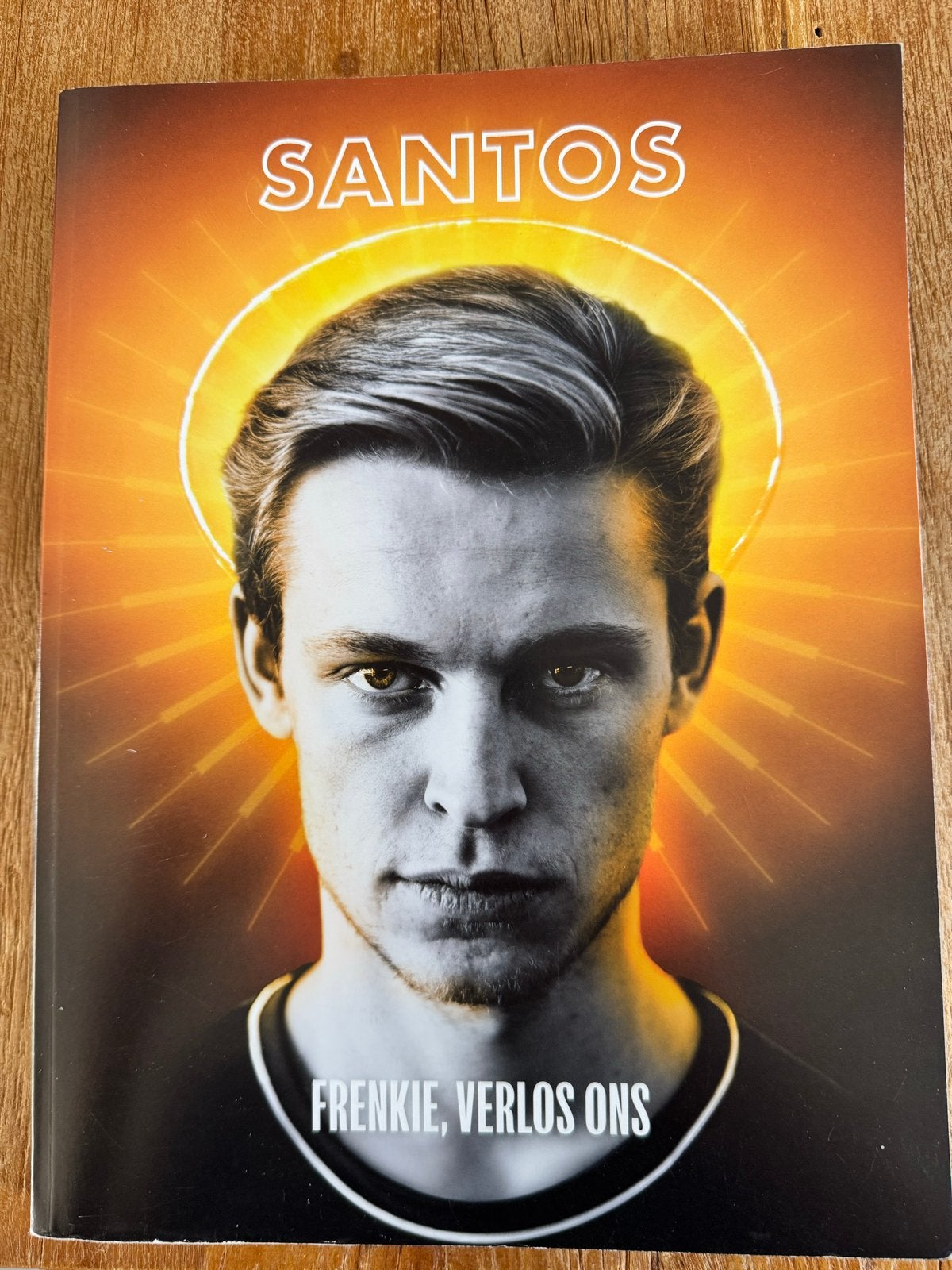 Santos: Frenkie de Jong, Verlos Ons - Voetbalboek, Boeken, Ophalen of Verzenden, Zo goed als nieuw, Balsport