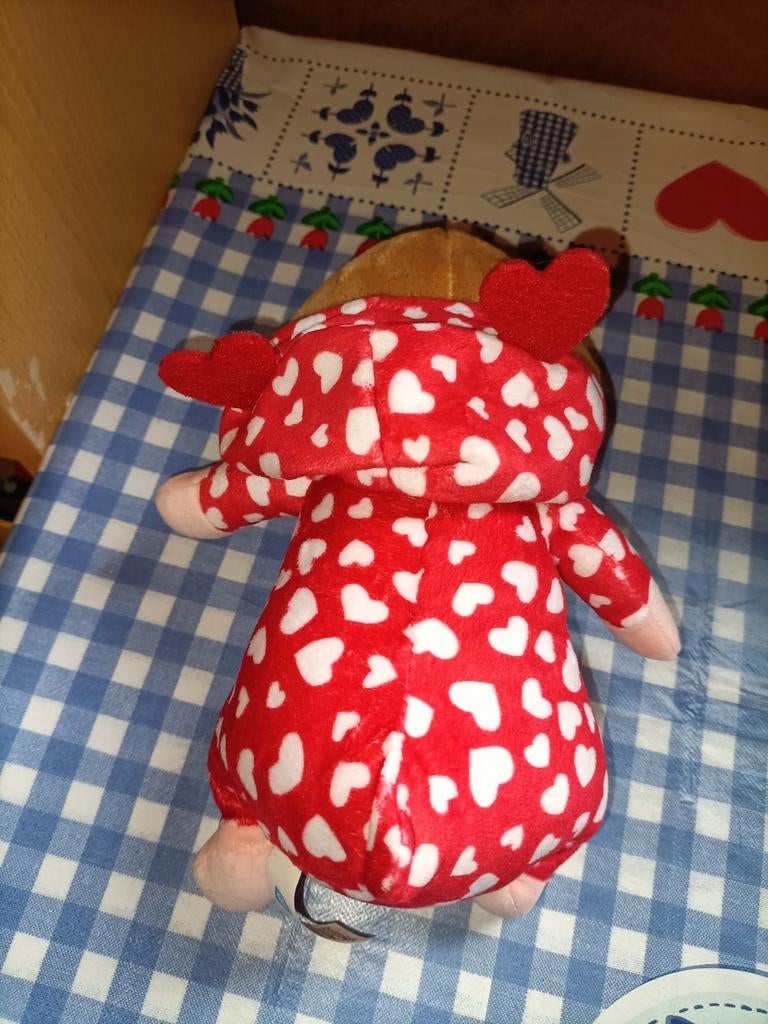 AH hamster Valentijn knuffel met hartjes onesie 22 cm groot, Ophalen of Verzenden, Zo goed als nieuw, Overige typen
