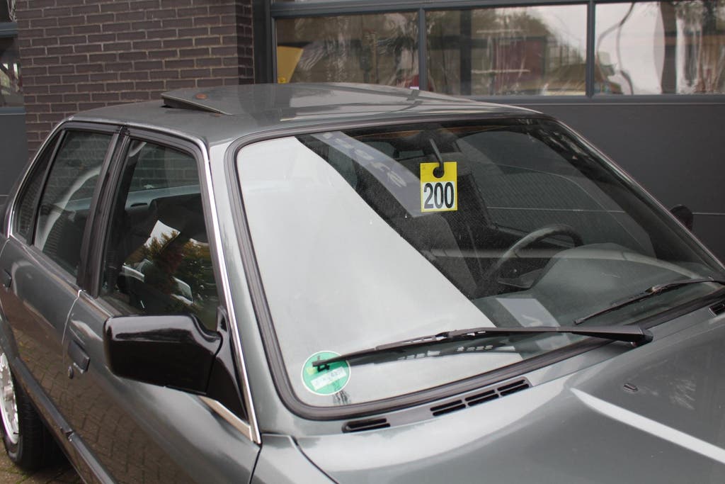 BMW 3 Serie 320i 6 Cilinder ORIGINELE STAAT! UNIEKE AUTO! NE, foto 12