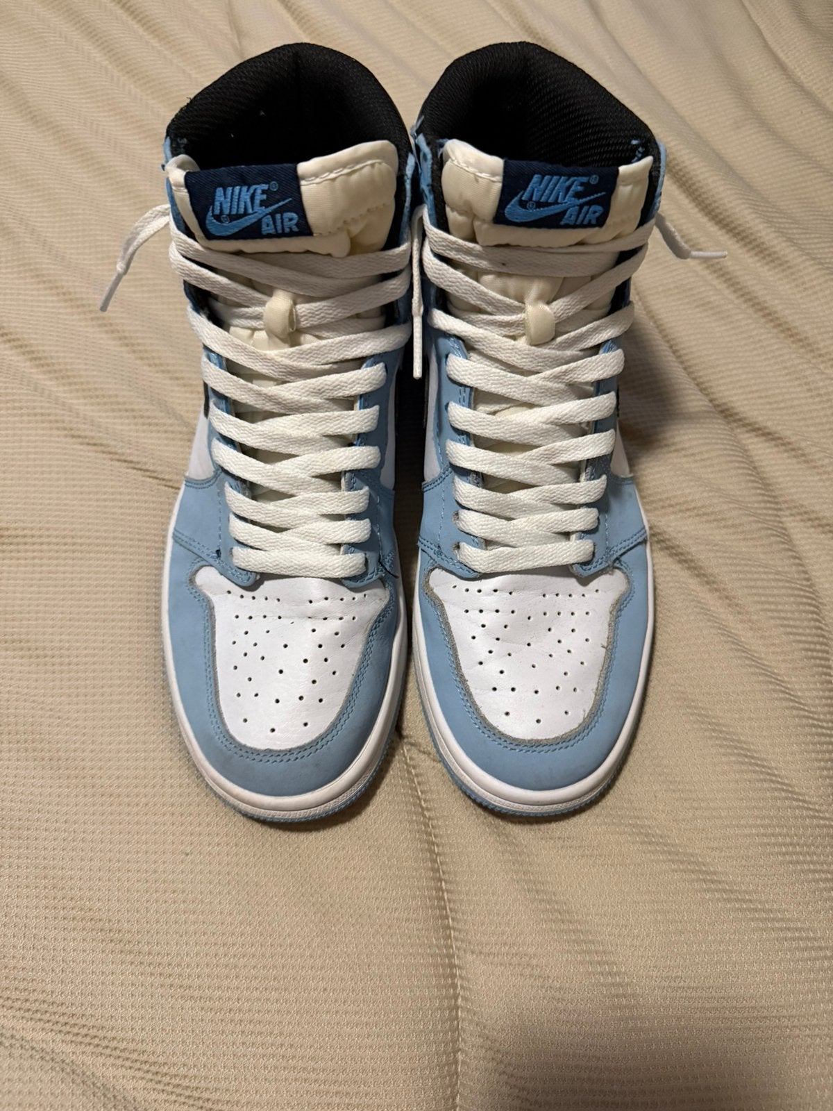 Jordan 1 University blue, Ophalen of Verzenden, Zo goed als nieuw, Schoenen