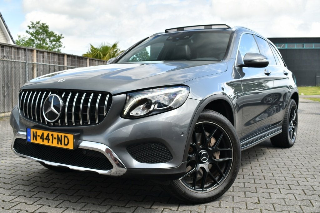 Mercedes-Benz GLC 350e 4MATIC AMG BURMESTER|PANO|HUD|20"|VOL, Auto's, Automaat, Gebruikt, 2000 kg, 120 €/maand