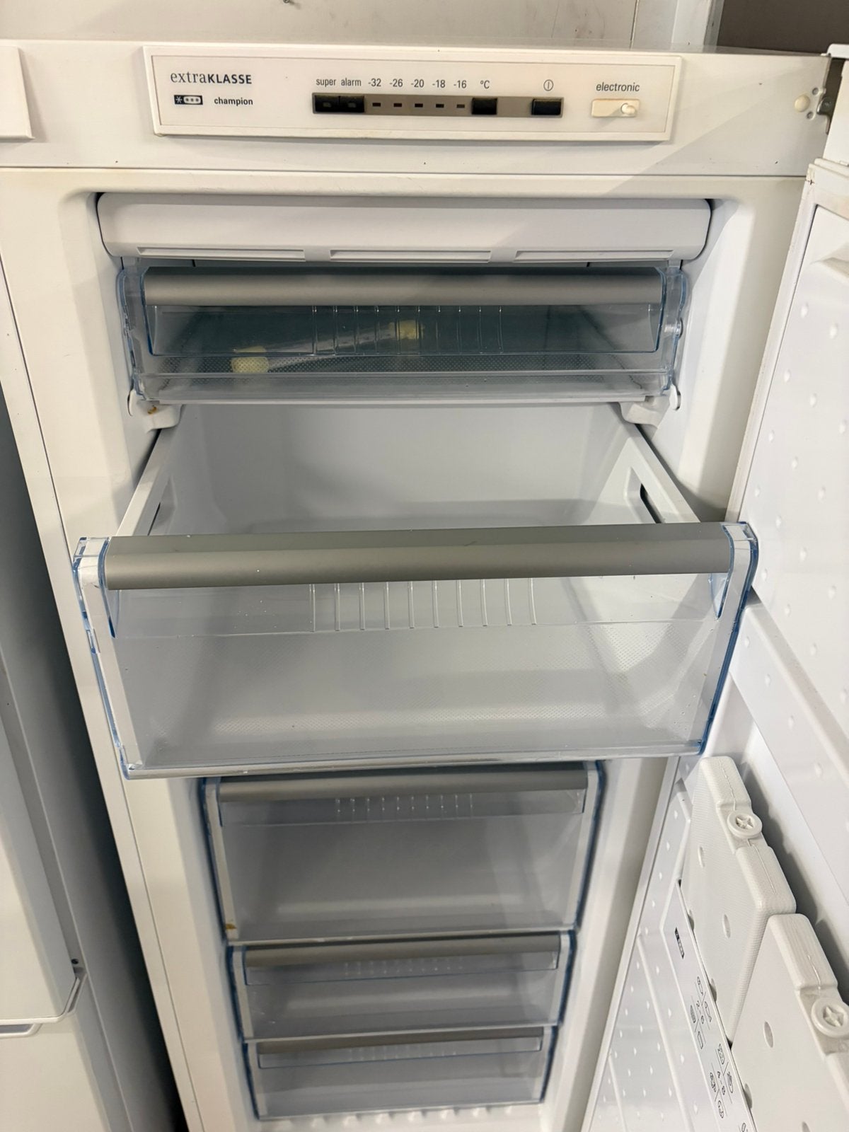 Siemens staande vriezer 6 lades extraklasse champion, Ophalen, ., Zo goed als nieuw, .