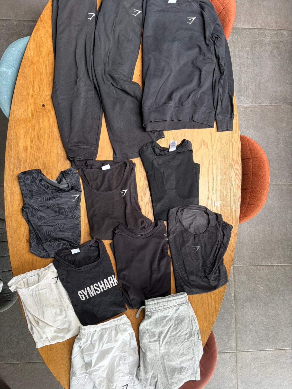 Gymshark bundle 12 items – sweater, joggers, shirts & shorts, Kleding | Heren, Sportkleding, Fitness, Maat 48/50 (M), Zwart, Ophalen of Verzenden