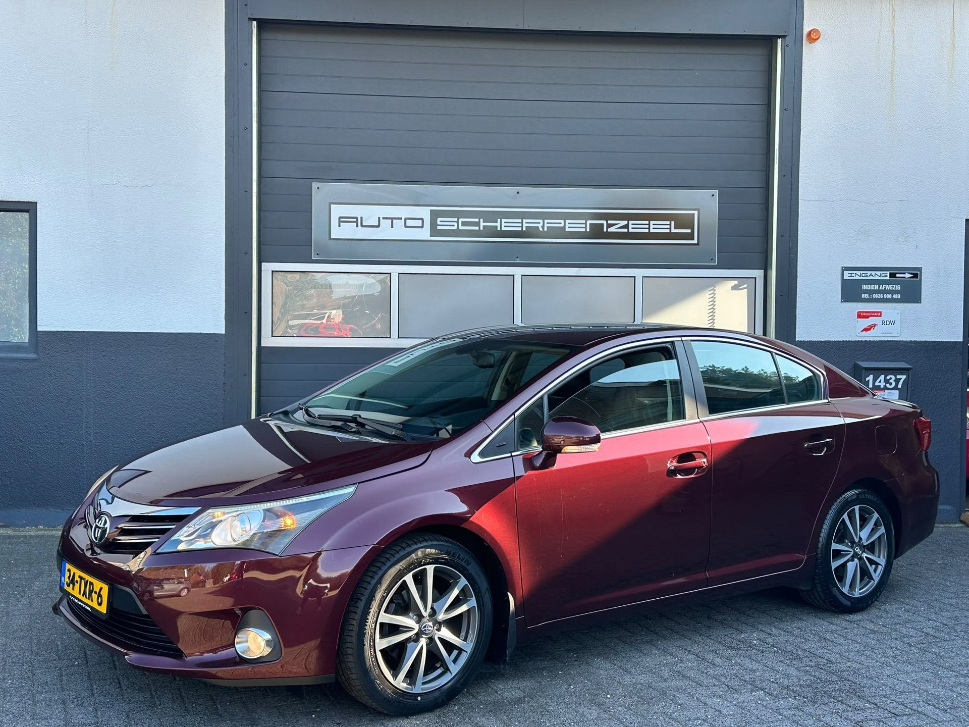 Toyota Avensis 1.8 VVTi Dynamic | AUTOMAAT | CAMERA | AIRCO, Auto's, 15 km/l, 4 cilinders, Alcantara, Origineel Nederlands