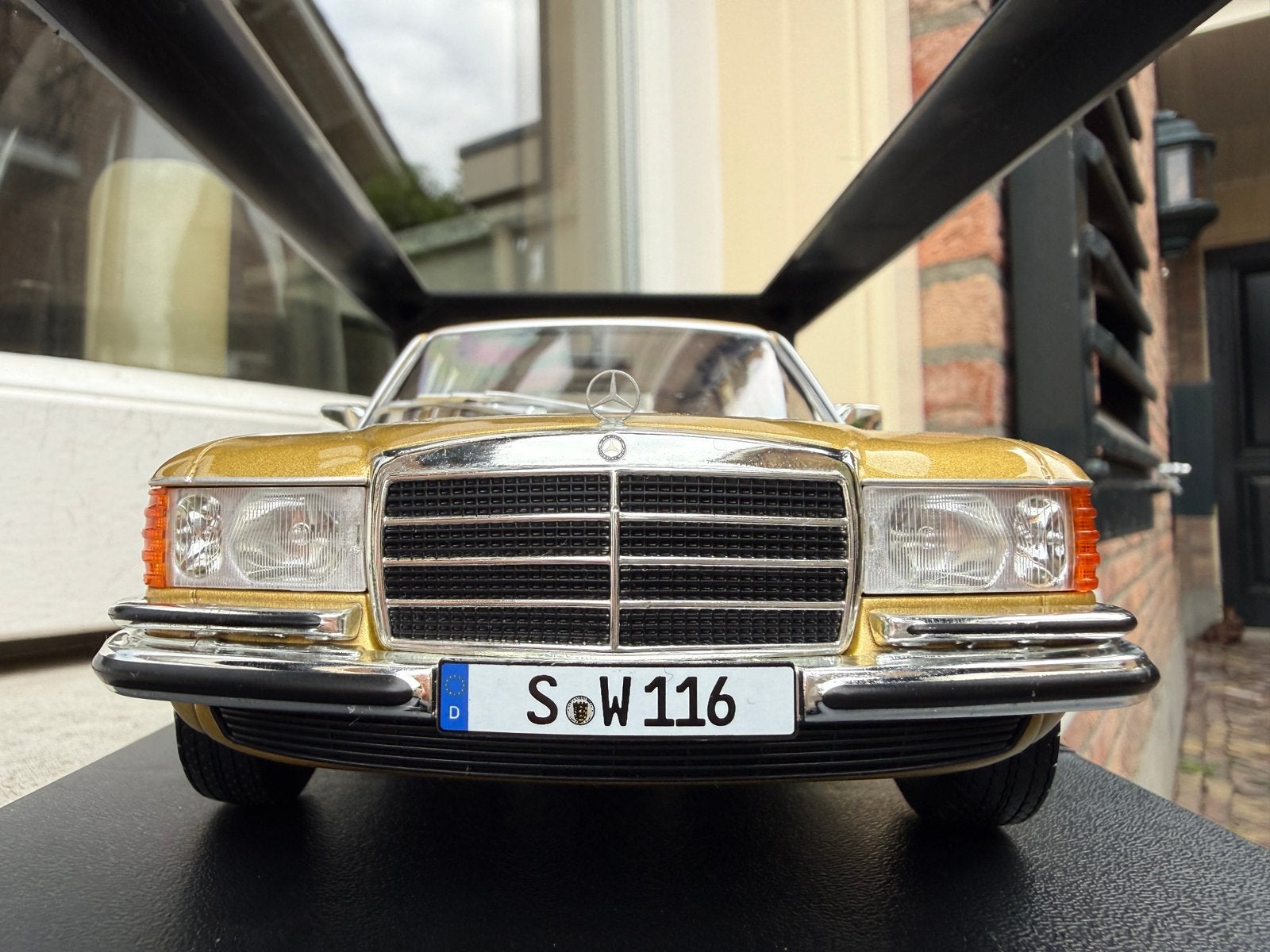 1:18 Mercedes W116 450 SEL 6.9 S-Klasse Gold 1980 iScale, Hobby en Vrije tijd, Modelauto's | 1:18, Overige merken, Grosse Elbstrasse 162, 22767 Hamburg, Duitsland