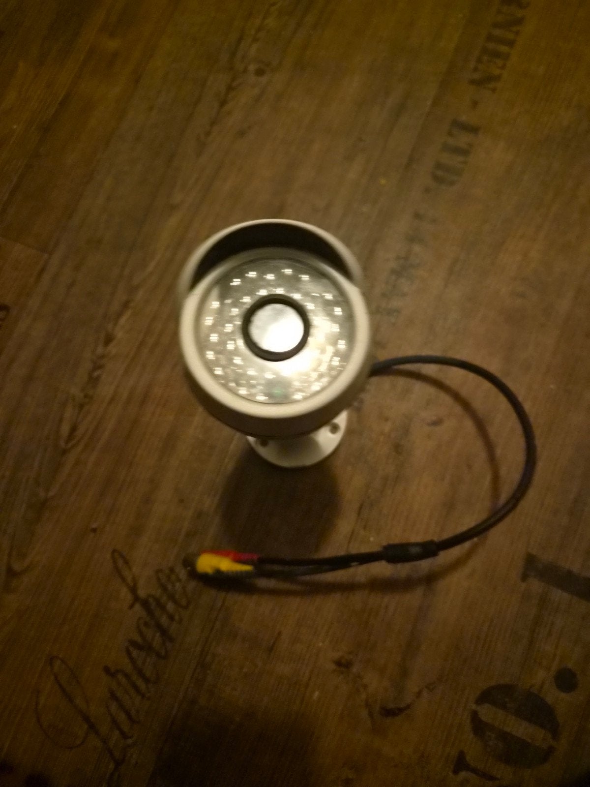 Beveiligingscamera - Buitencamera (zonder voeding), Ophalen of Verzenden, Gebruikt, Buitencamera