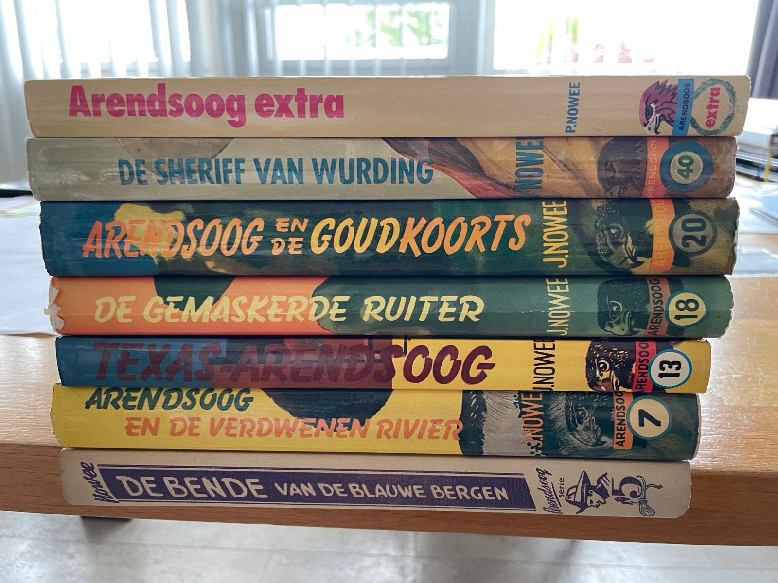 Arendsoog Boeken - Set van 7 (J. Nowee), Ophalen of Verzenden, Gelezen
