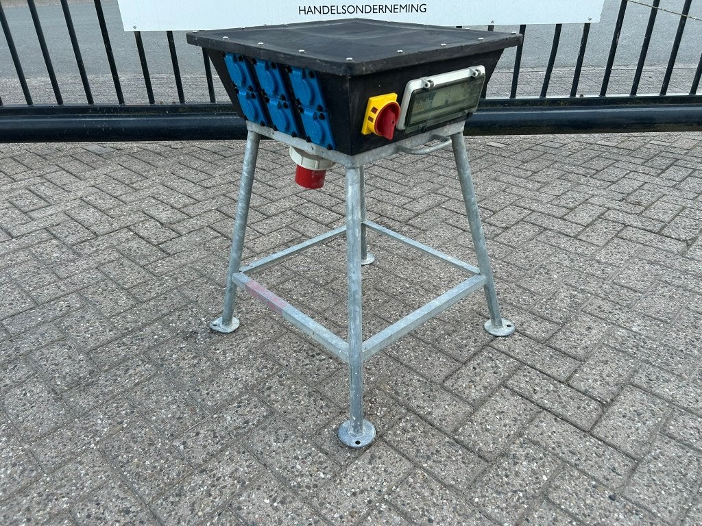 Verdeelkast/stroomverdeelkast/verdeel kast/stroomkast 63A, Doe-het-zelf en Verbouw, Elektra en Kabels, Ophalen, Gebruikt, Kabel of Snoer