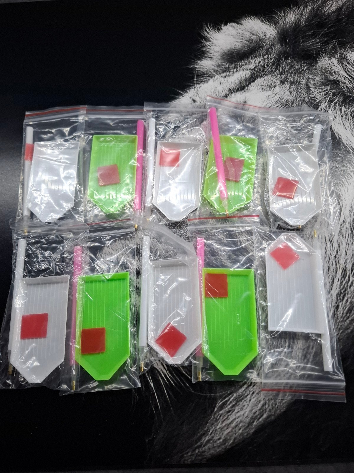 Nw 12 bakjes voor diamantpaining+pen+plakstrips (prijs=alles, Ophalen of Verzenden, Nieuw, Diamond painting