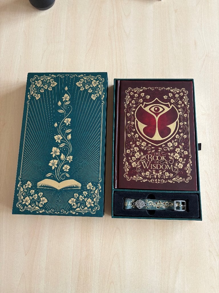 Tomorrowland 2019 Treasure Case + bracelet en insigniakaart, Ophalen of Verzenden