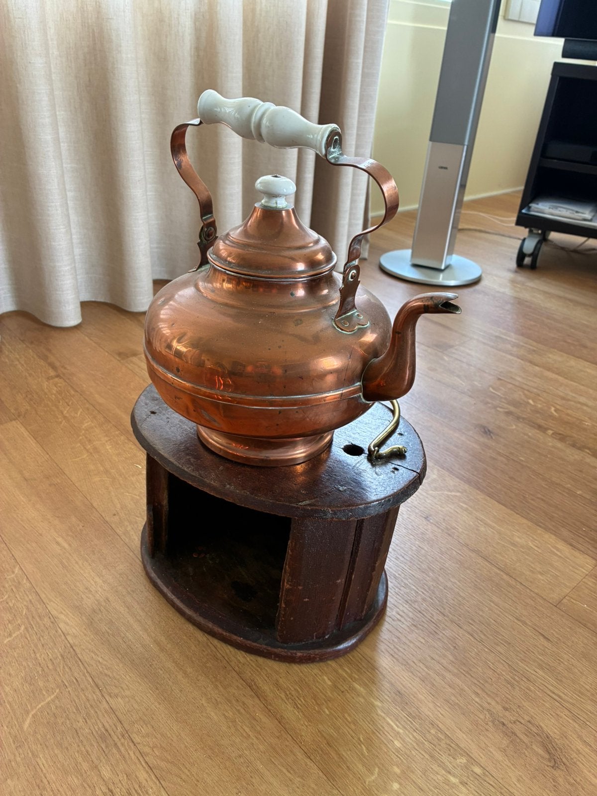 Stoof plus koperen ketel, Ophalen