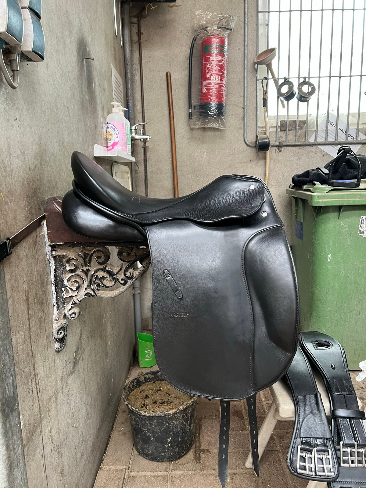 Passier Corona II dressuurzadel 17,5 inch – zeer nette staat, Dieren en Toebehoren, Ophalen of Verzenden, Zo goed als nieuw, Dressuur