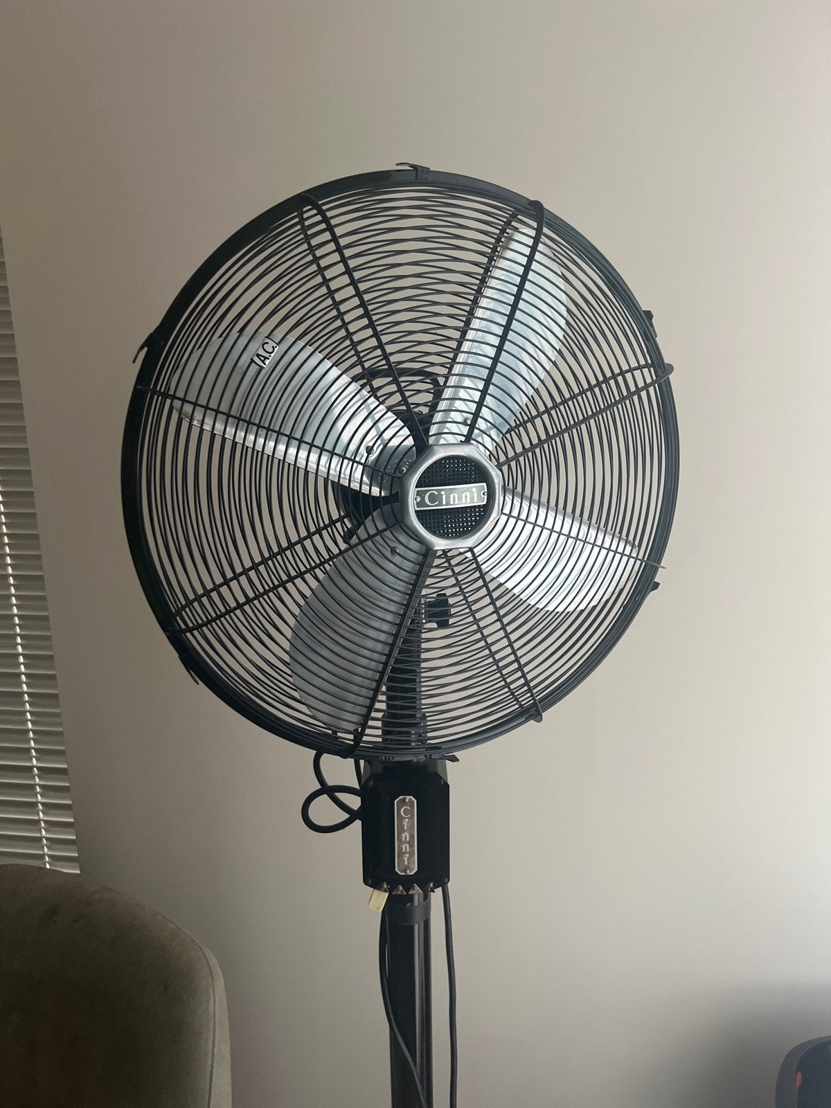Cinni - Grote zwarte statiefventilator - Krachtige koeling, Witgoed en Apparatuur, Ventilatoren, Gebruikt, Statiefventilator, Ophalen