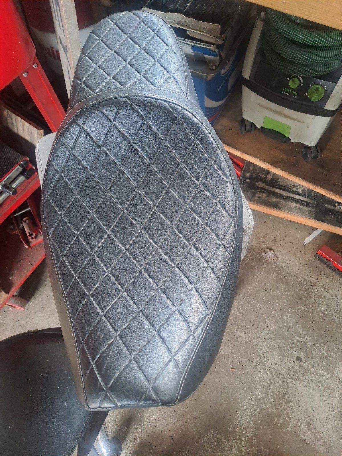 Harley Davidson FXDL 2003 Zadel - Gebruikt, Motoren, Onderdelen | Honda, Ophalen of Verzenden