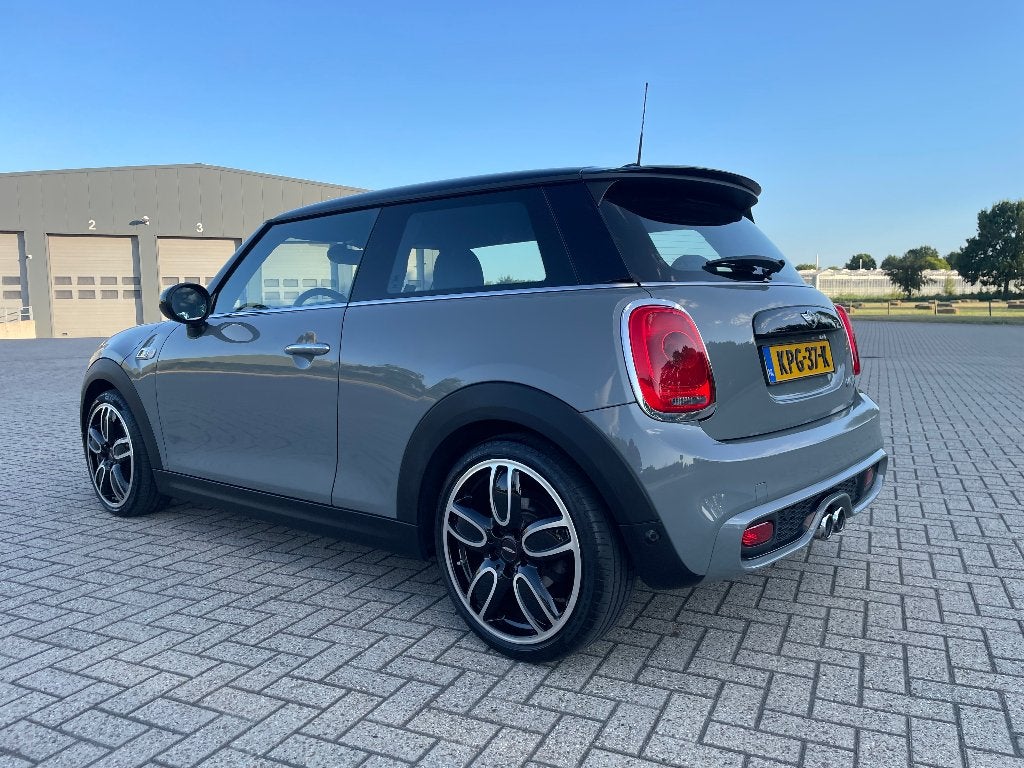 Mini Cooper S - JCW  - Pepper II, Voorwielaandrijving, 1998 cc, Stof, Zwart