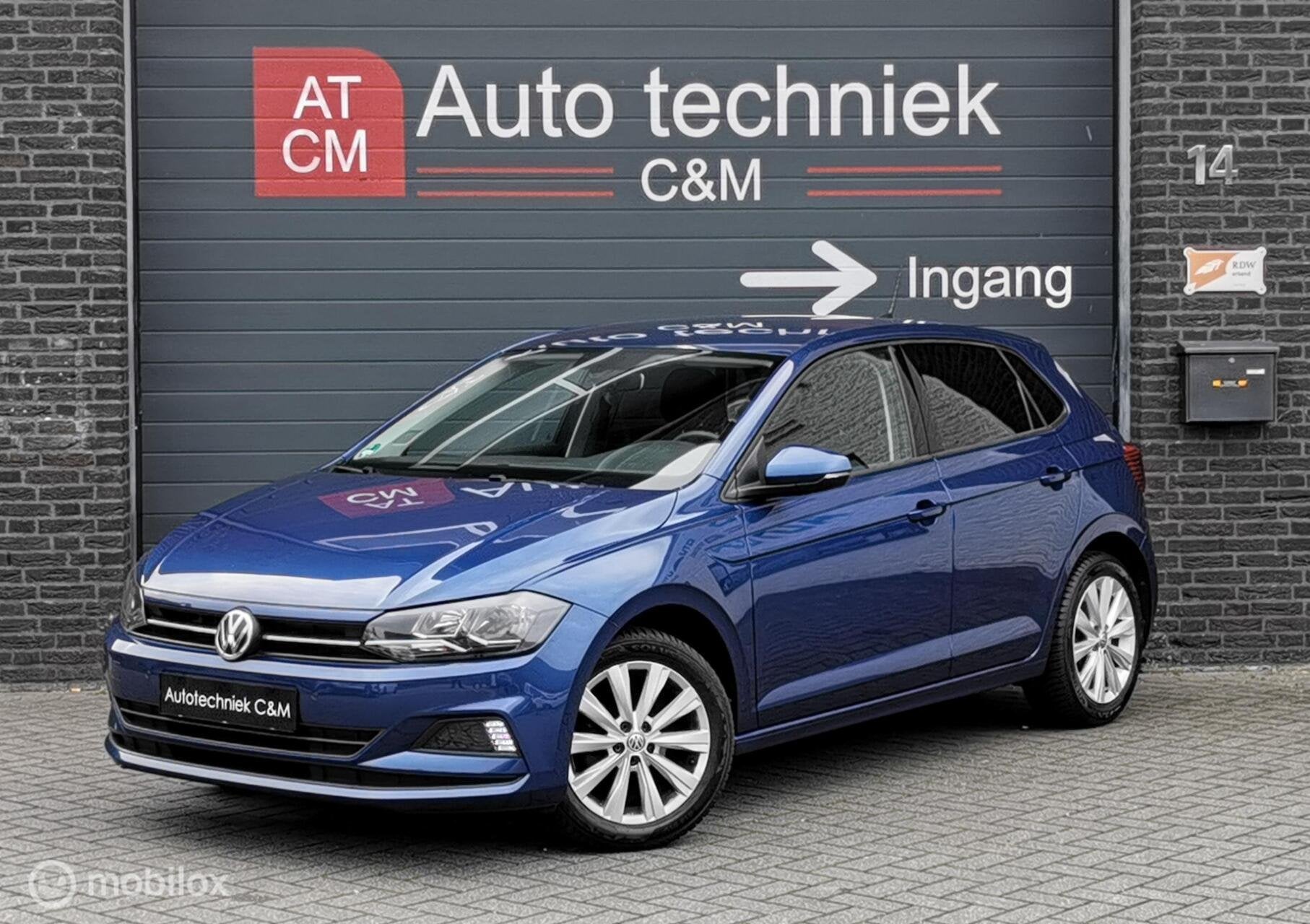 VOLKSWAGEN POLO 1.0 TSI COMFORTLINE/95PK/DSG/ACC/NAV/PDC/VOL, Stof, Adaptive Cruise Control, Zwart, 95 pk