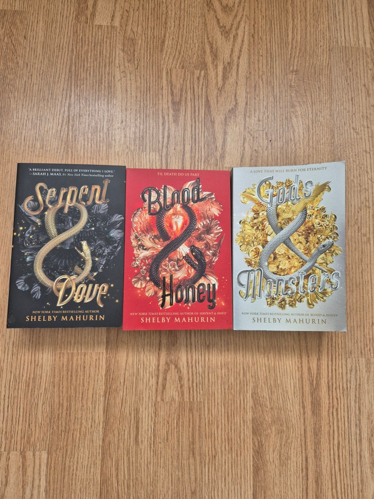 Serpent & Dove Trilogie (Shelby Mahurin), Ophalen of Verzenden