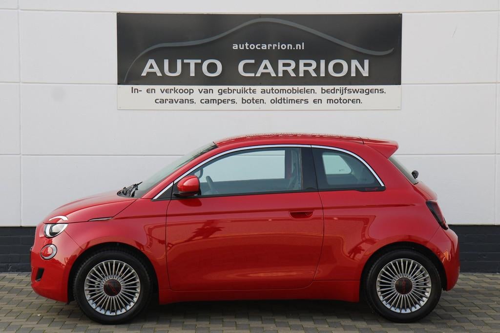 Fiat 500 Red 24 kWh Carplay Camera Navi Cruise SOH 98% !, Auto's, Stof, Gebruikt, Zwart, 4 stoelen