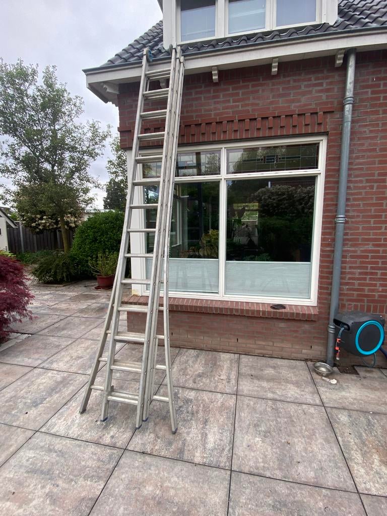 Uitschuifbare ladder 3 x 14 treden, Gebruikt, Ophalen of Verzenden, Ladder, Opvouwbaar of Inschuifbaar