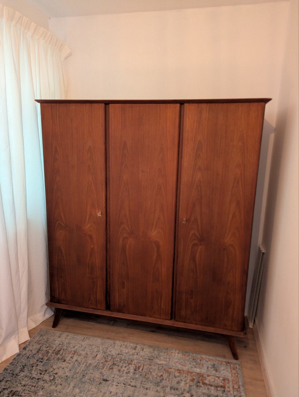 Vintage Midcentury Scandinavische kledingkast (Teakfineer), Ophalen, Met deur(en), Gebruikt, 100 tot 150 cm