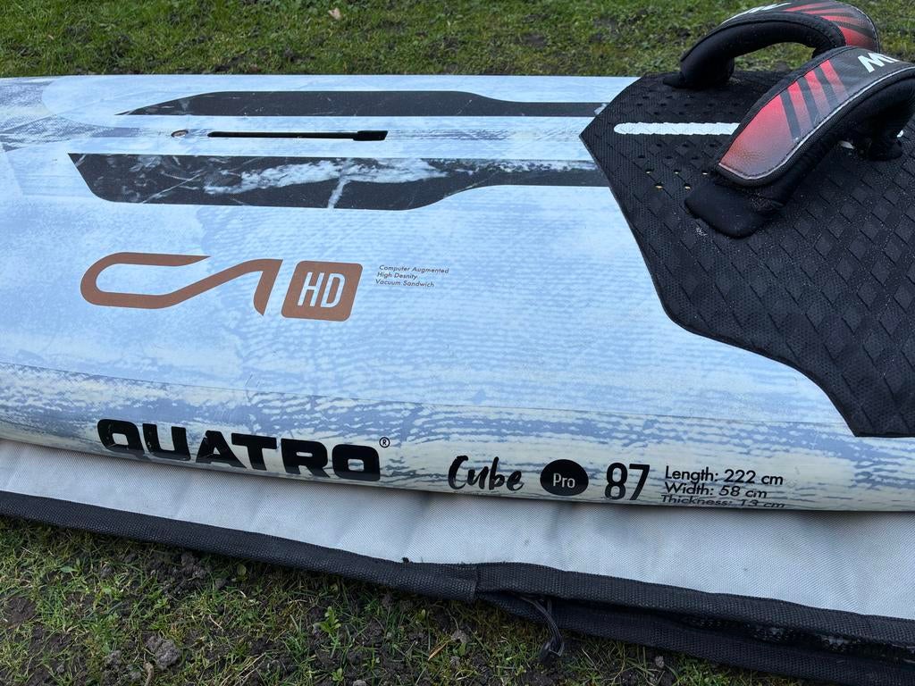 Quatro Cube pro 87l waveboard 2023 als nieuw, Watersport en Boten, Windsurfen, Ophalen, Minder dan 250 cm, Zo goed als nieuw, Met vin(nen)