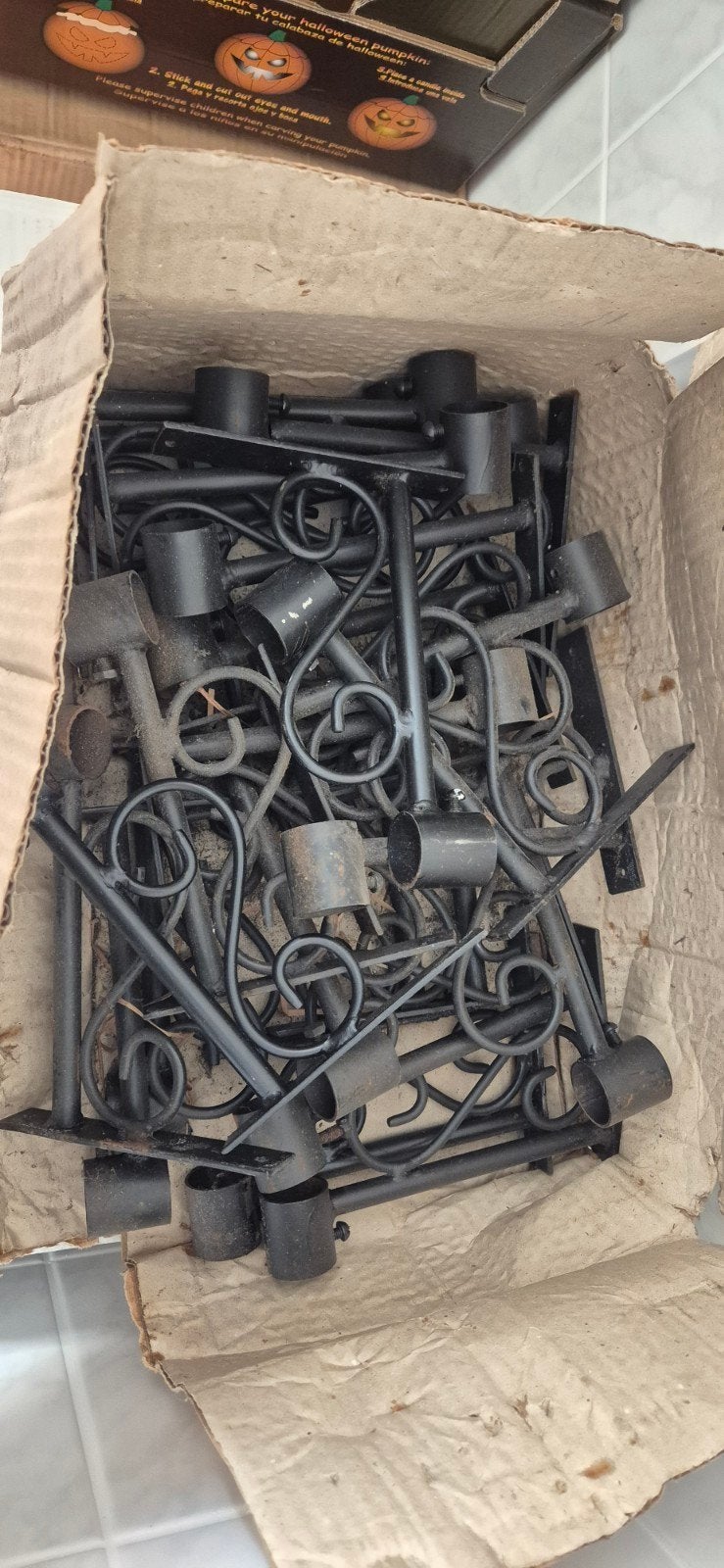 Partij 24 stuks zwarte metalen wandhouders, Gebruikt, Zwart, Ophalen of Verzenden, Metaal