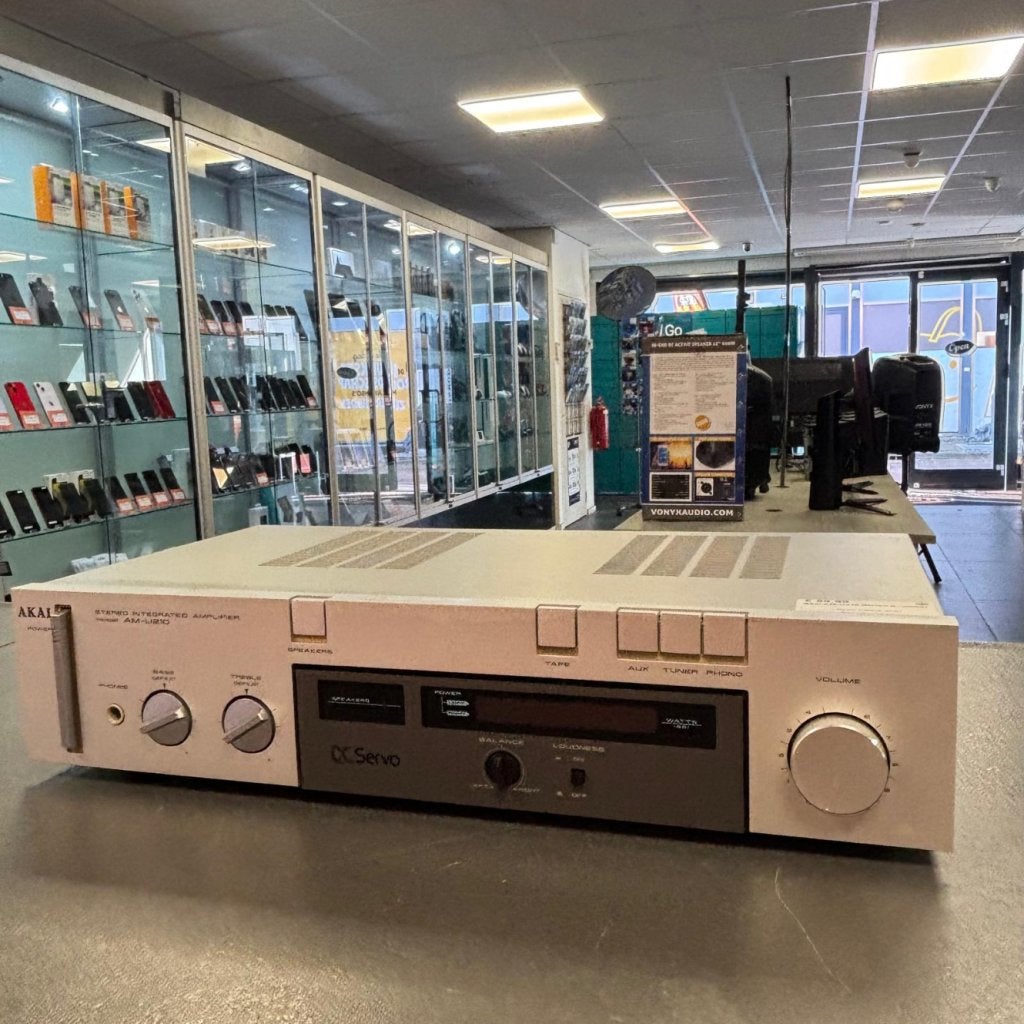 Akai AM-U210 Stereo Amplifier, Akai, Zo goed als nieuw, Support@akai.com, Akai Professional
200 Scenic View Drive
Suite 201
Cumberland, RI 02864
United States