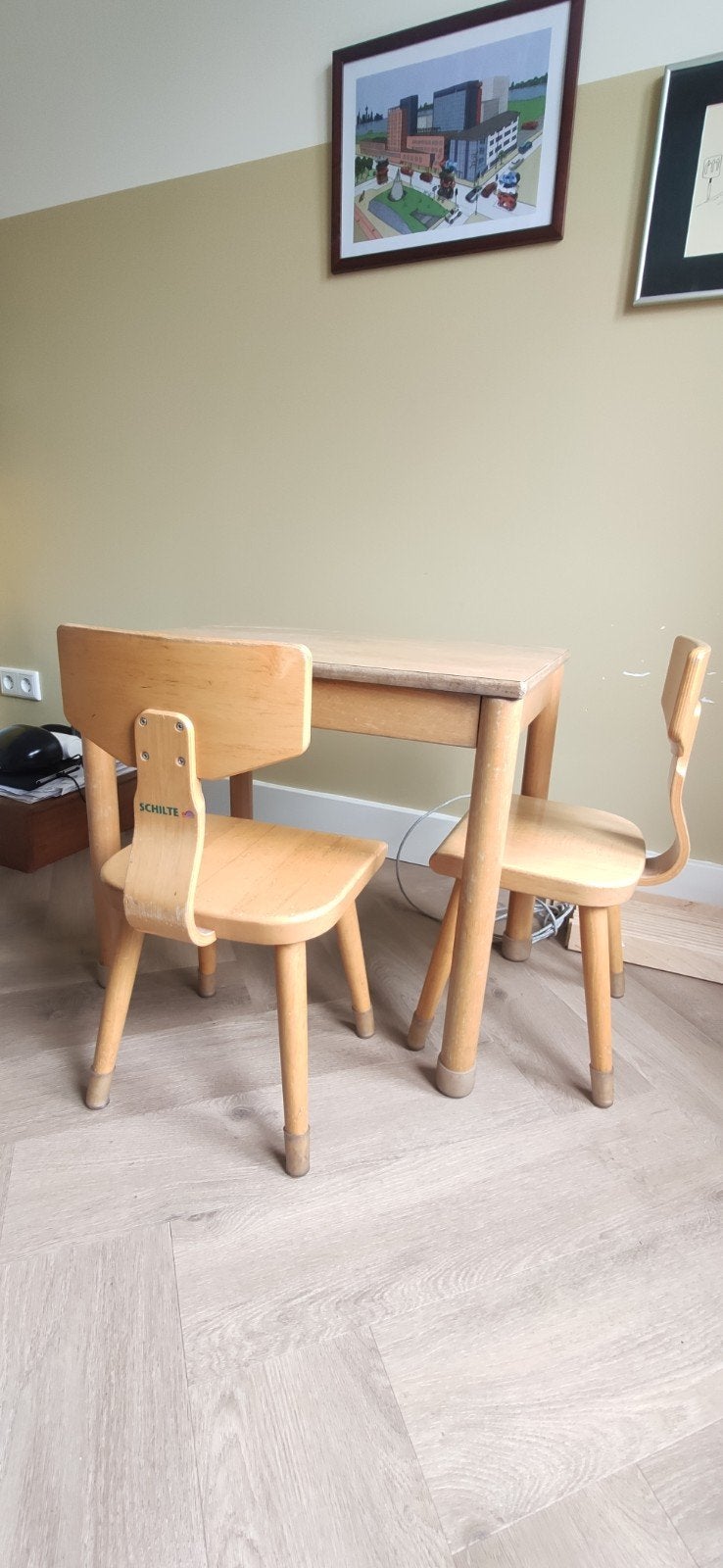 Vintage Schilte schoolstoeltjes met tafeltje., Kinderen en Baby's, Kinderkamer | Tafels en Stoelen, Ophalen, Gebruikt, Tafel(s) en Stoel(en)